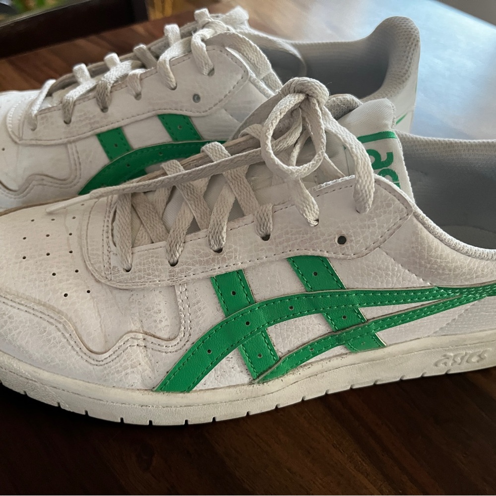 Asics White and Green Athletic Shoes women’s sneaker 8.5